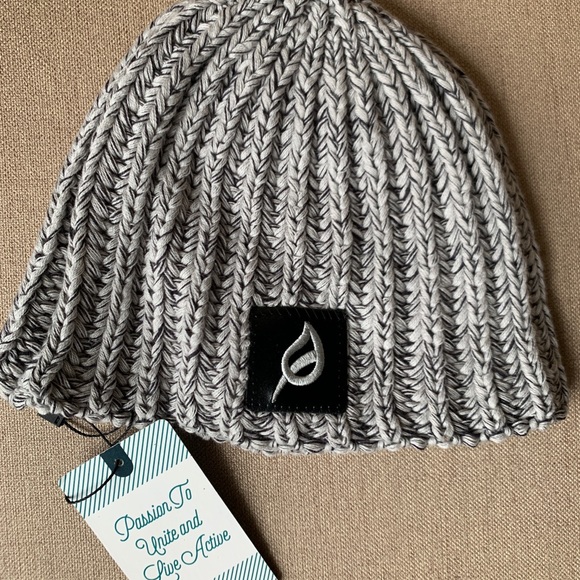 SOLD NWT P’tula Beanie - Picture 1 of 2